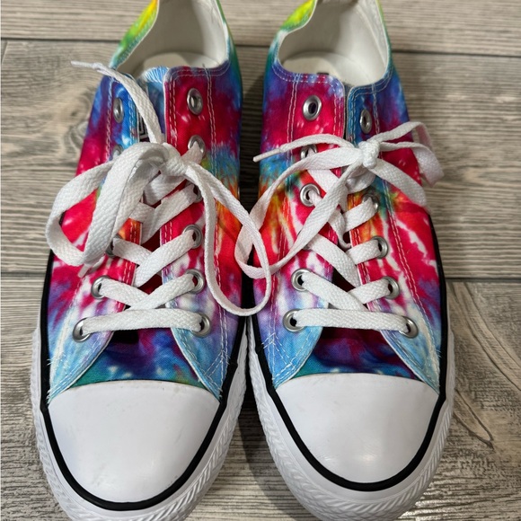 Converse Chuck Taylor All Tie Dye Low Top Sneaker. Men’s size 7, Women’s size 9 - Picture 3 of 6